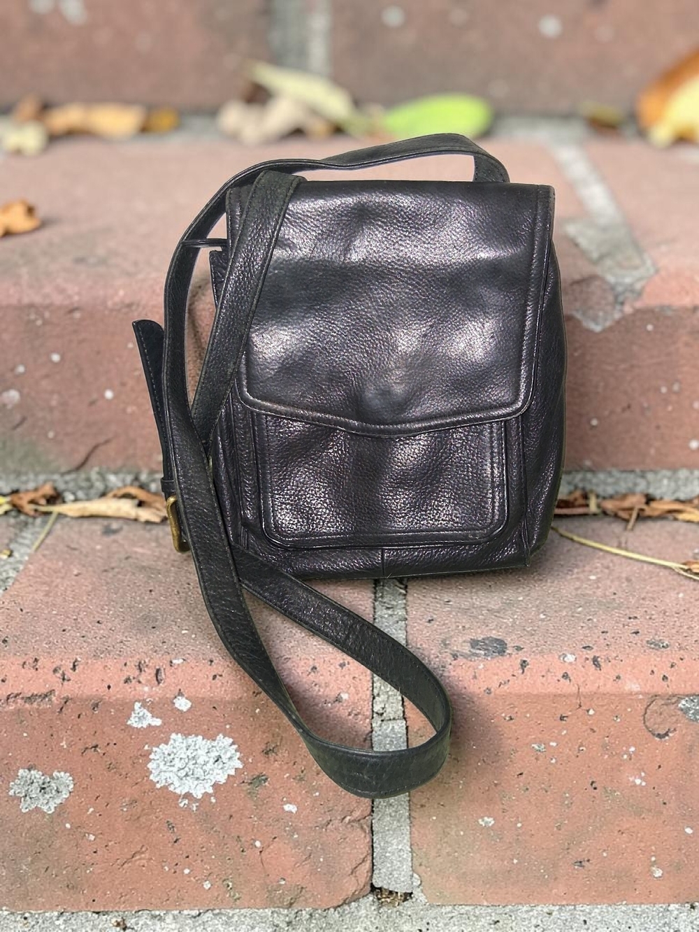 Vintage Fossil Black Leather Crossbody Bag - Classic Everyday Carry